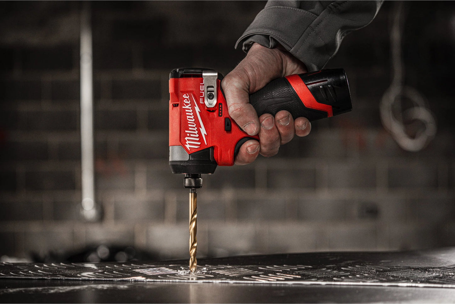 Powerpack trepant d’impacte + tornavís d’impacte + 2 bateries de 4,0 Ah + carregador + maletí Milwaukee M12 FPP2A2-402X