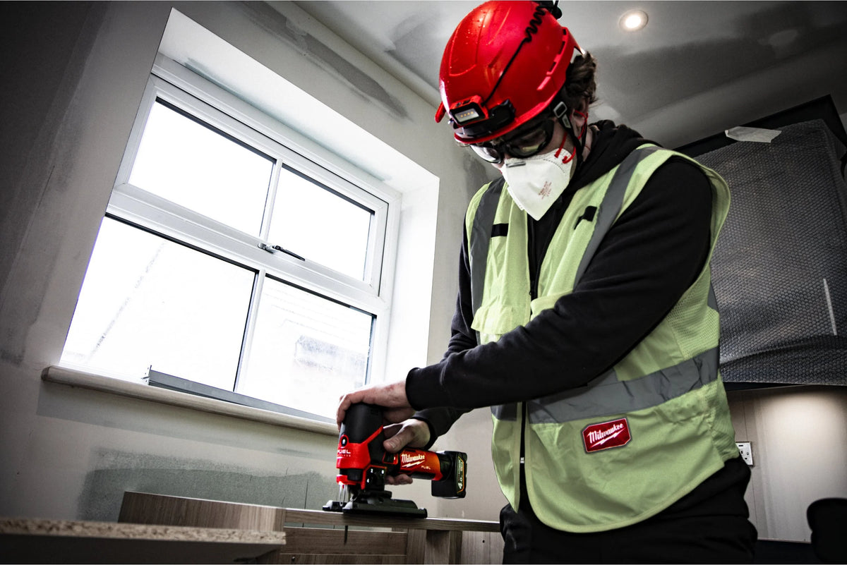 Serra de calar subcompacta M12 Fuel + bateria de 2 Ah + bateria de 4 Ah + carregador + maletí Milwaukee M12 FJS-422X