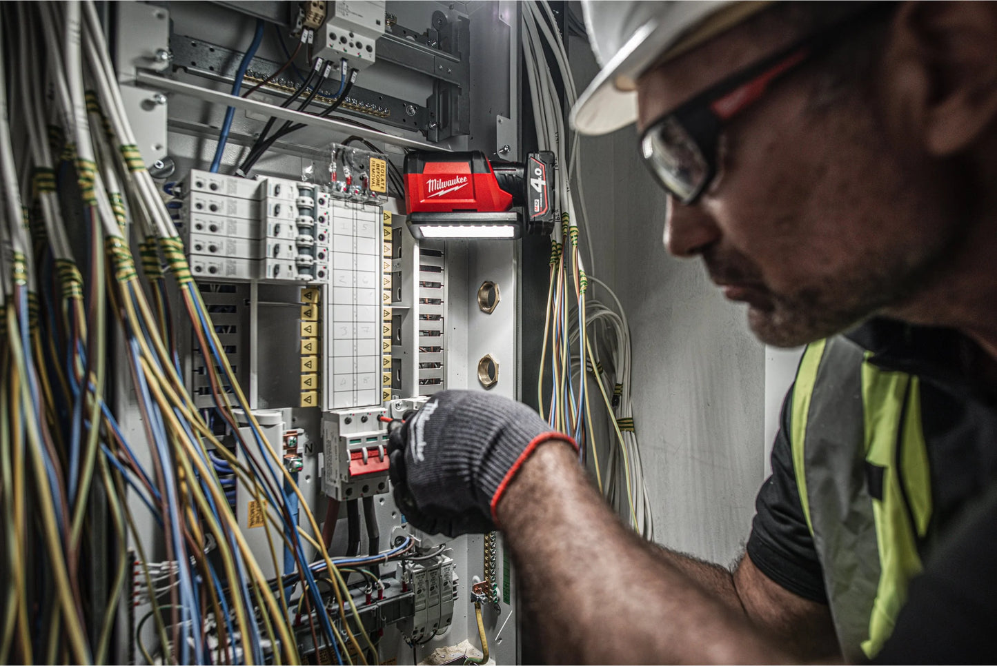 Llum d’àrea pivotant Milwaukee M12 PAL-0