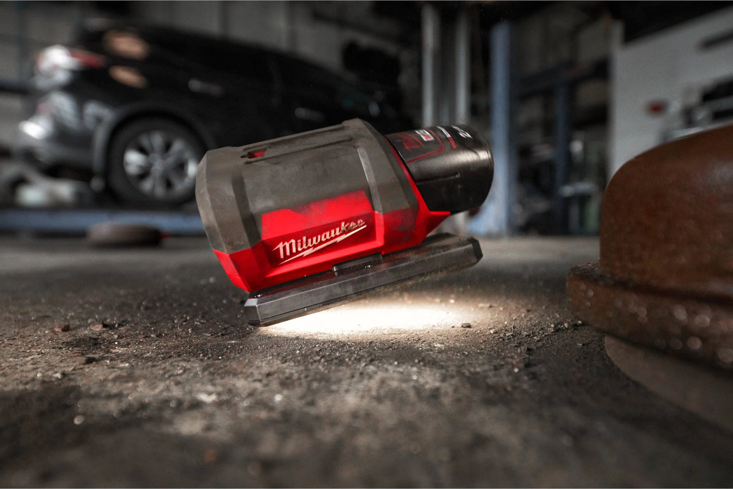 Llum d’àrea pivotant Milwaukee M12 PAL-0