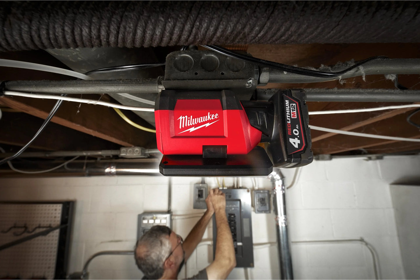 Llum d’àrea pivotant Milwaukee M12 PAL-0