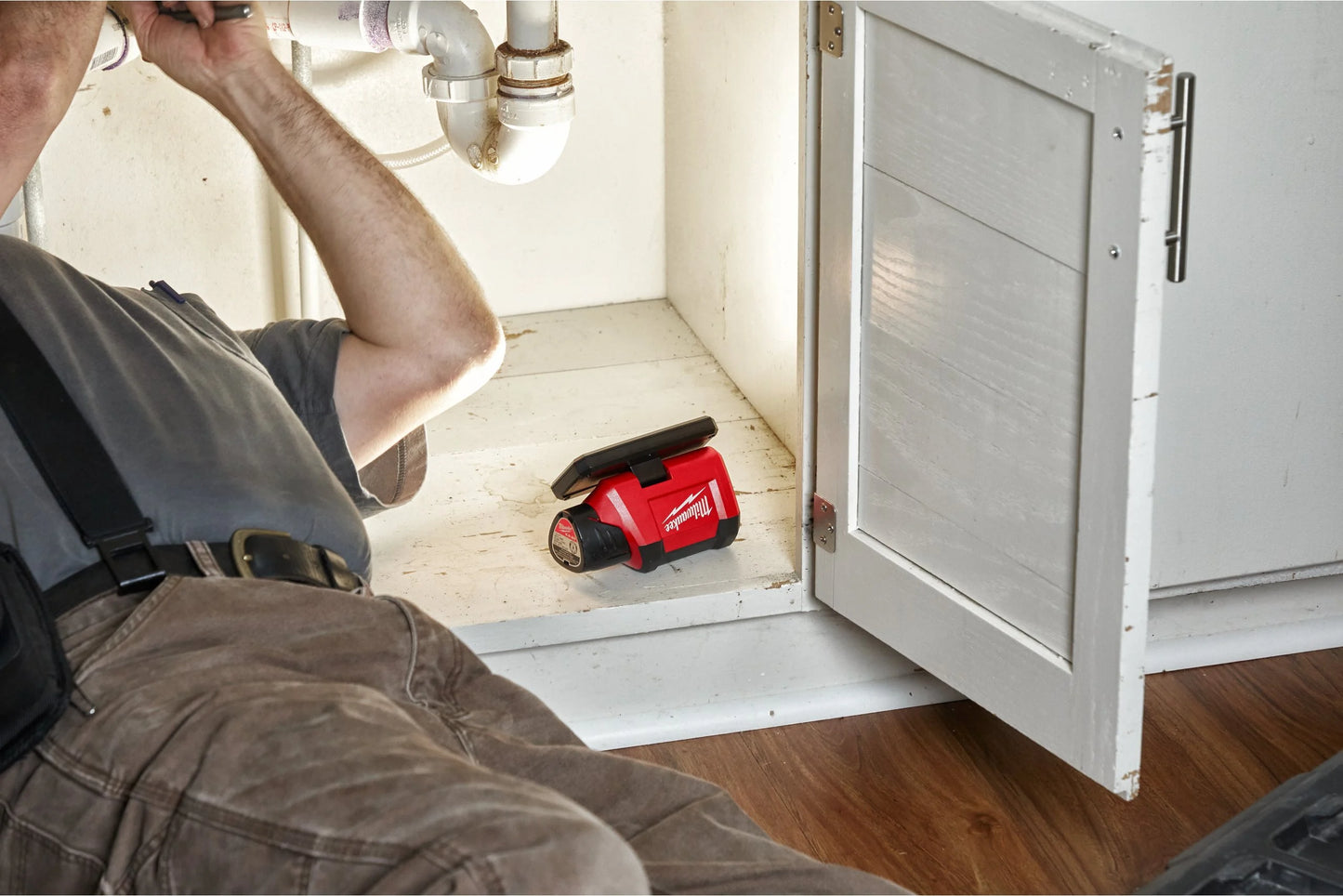 Llum d’àrea pivotant Milwaukee M12 PAL-0