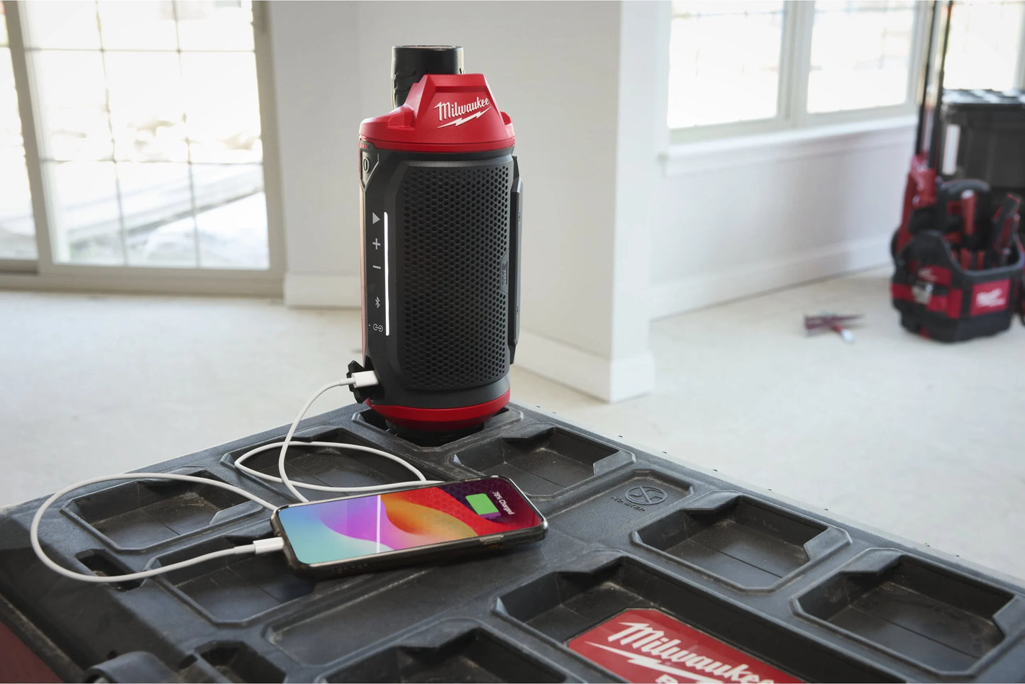 Altaveu M12 amb Bluetooth compatible amb el Packout Milwaukee M12 SPEJSG2-0