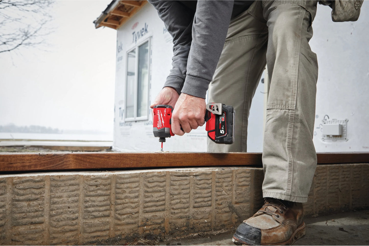 Tornavís d’impacte M18 Fuel de ¼″ hexagonal + 2 bateries de 5 Ah + carregador + maletí Milwaukee M18 FID3-502X
