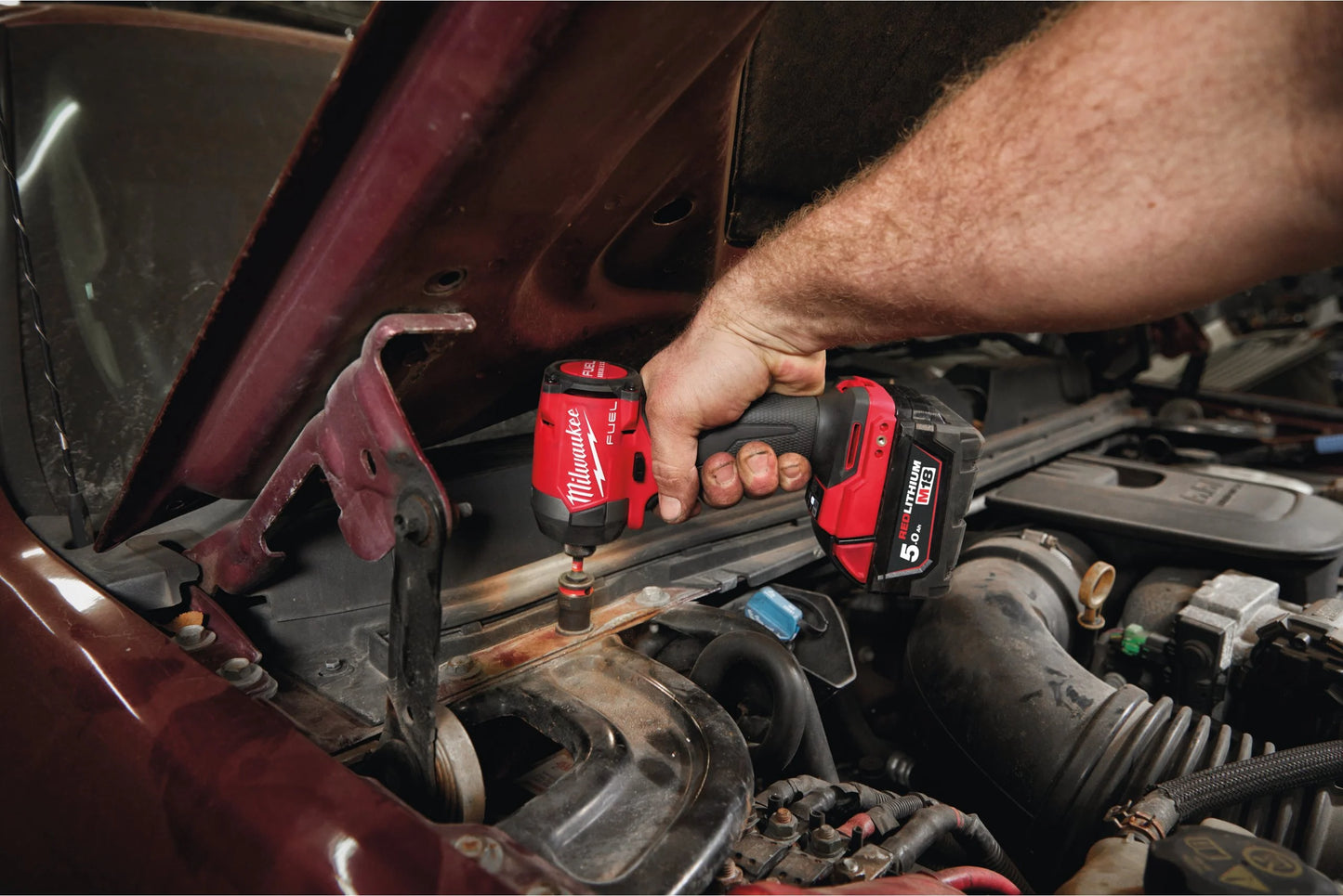 Tornavís d’impacte M18 Fuel de ¼″ hexagonal + 2 bateries de 5 Ah + carregador + maletí Milwaukee M18 FID3-502X