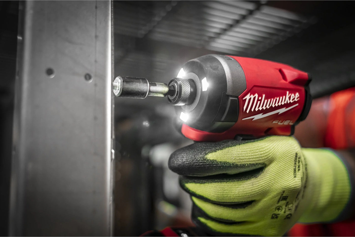 Tornavís d’impacte M18 Fuel de ¼″ hexagonal + 2 bateries de 5 Ah + carregador + maletí Milwaukee M18 FID3-502X