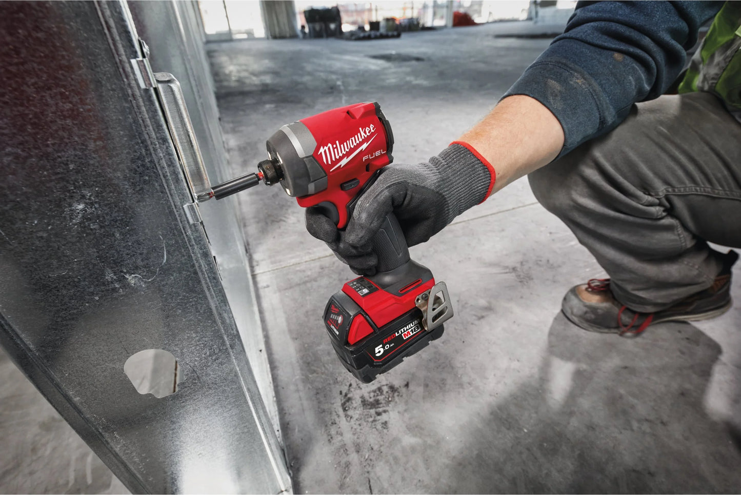 Tornavís d’impacte M18 Fuel de ¼″ hexagonal + 2 bateries de 5 Ah + carregador + maletí Milwaukee M18 FID3-502X
