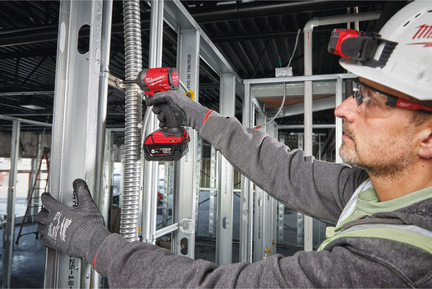 Tornavís d’impacte M18 Fuel de ¼″ hexagonal + 2 bateries de 5 Ah + carregador + maletí Milwaukee M18 FID3-502X