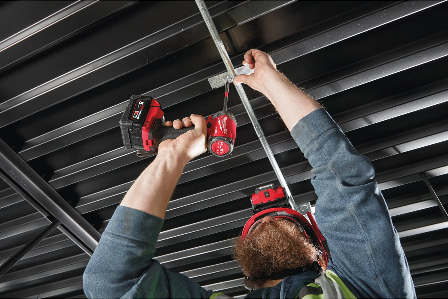 Tornavís d’impacte M18 Fuel de ¼″ hexagonal + 2 bateries de 5 Ah + carregador + maletí Milwaukee M18 FID3-502X
