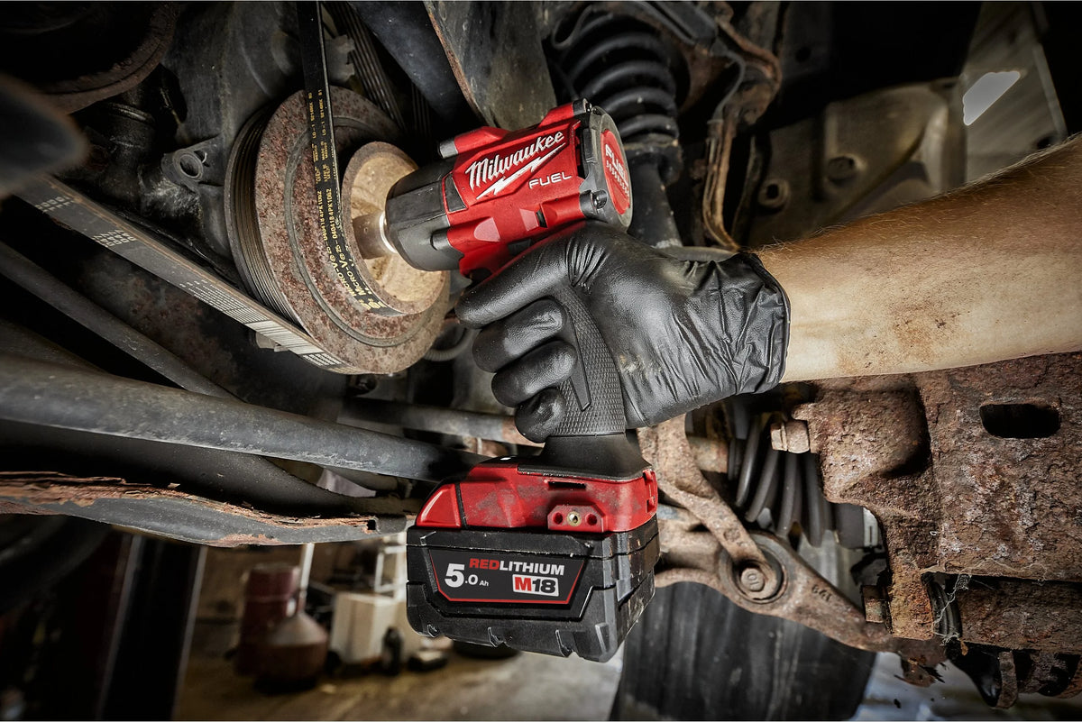 Clau d’impacte de parell mitjà M18 FUEL d’1/2" amb anella de fricció Milwaukee M18 FMTIW2F12-502X