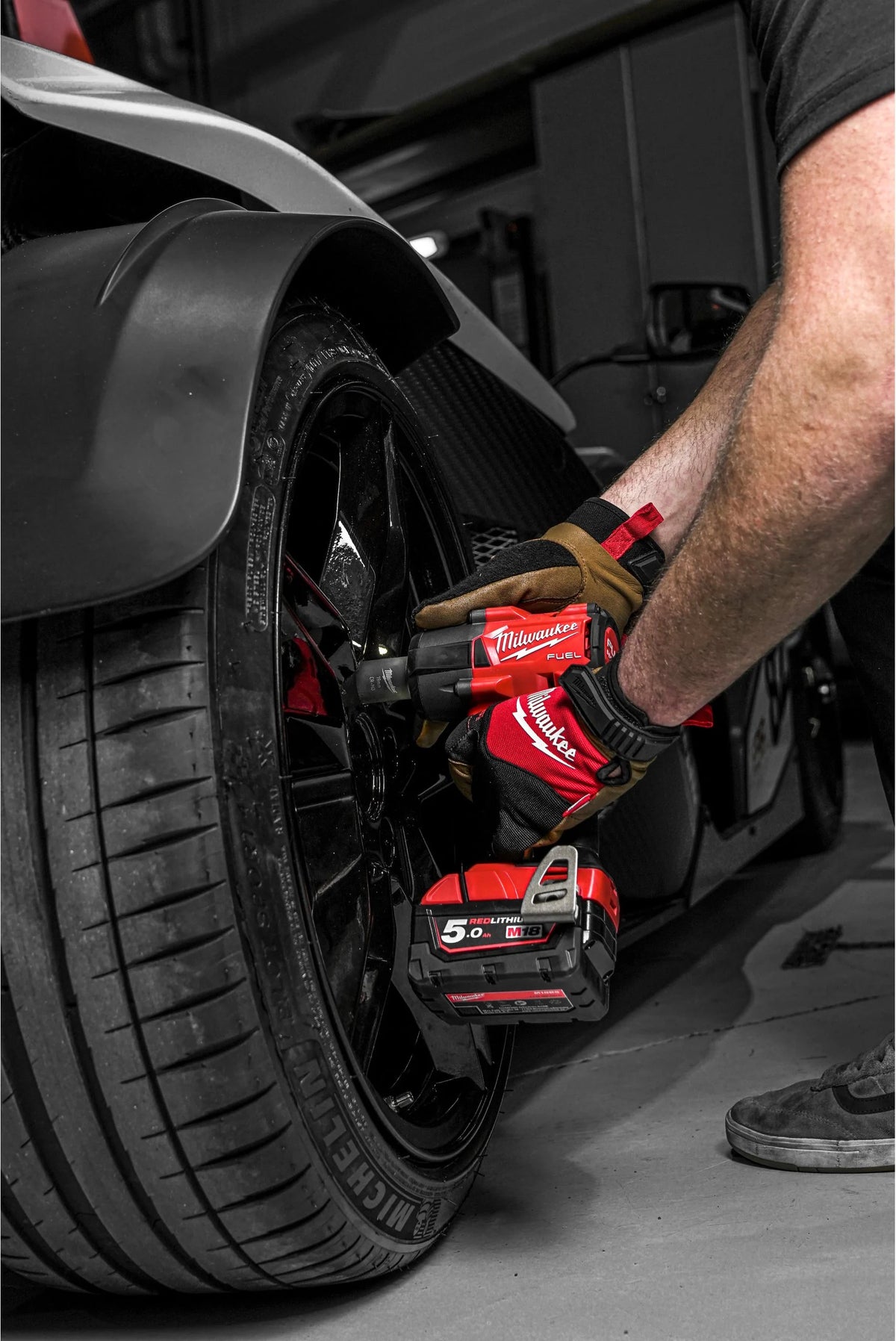 Clau d’impacte de parell mitjà M18 FUEL d’1/2" amb anella de fricció Milwaukee M18 FMTIW2F12-502X
