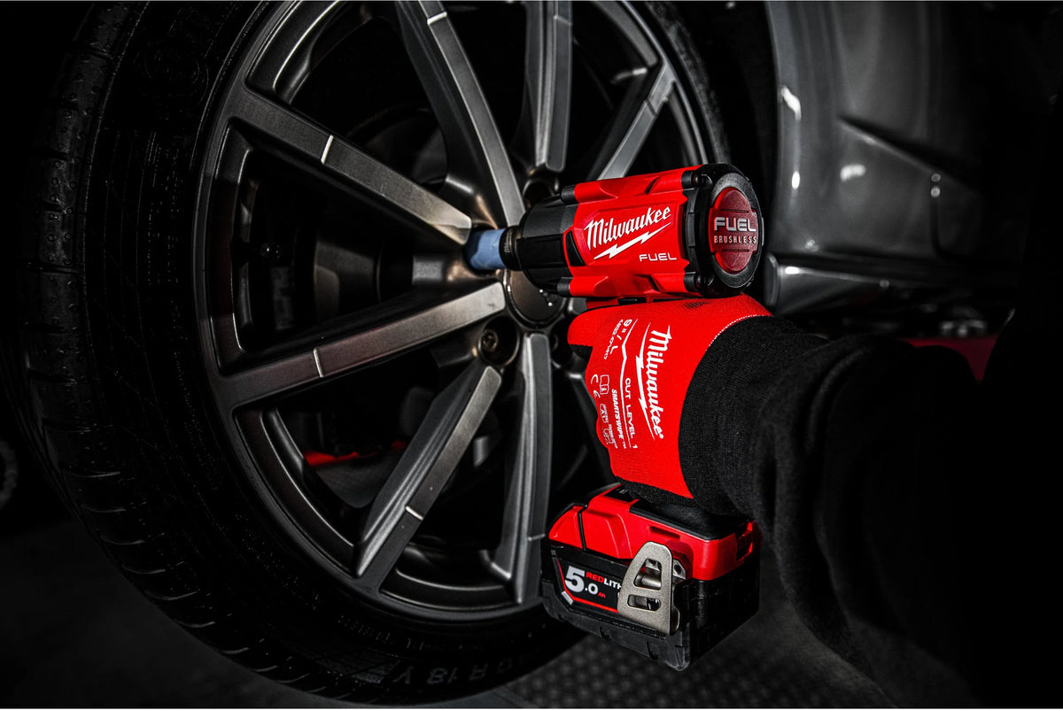 Clau d’impacte de parell mitjà M18 FUEL d’1/2" amb anella de fricció Milwaukee M18 FMTIW2F12-502X