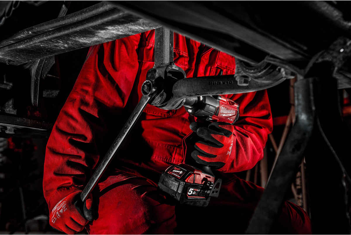 Clau d’impacte de parell mitjà M18 FUEL d’1/2" amb anella de fricció Milwaukee M18 FMTIW2F12-502X