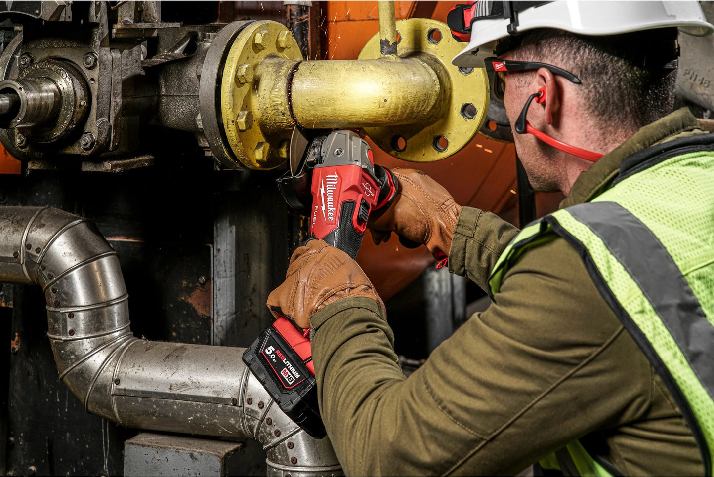 Esmoladora angular M18 de 125 mm amb fre i interruptor de botó + 2 bateries de 5 Ah + carregador + maletí Milwaukee M18 FSAG125XB-502X