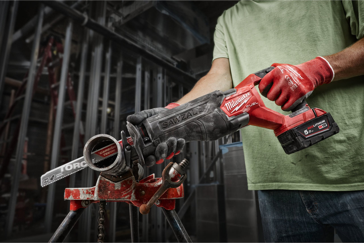 Serra de sabre M18 Fuel + 2bat 5Ah + carregador + maletí Milwaukee M18 FSZ-502X