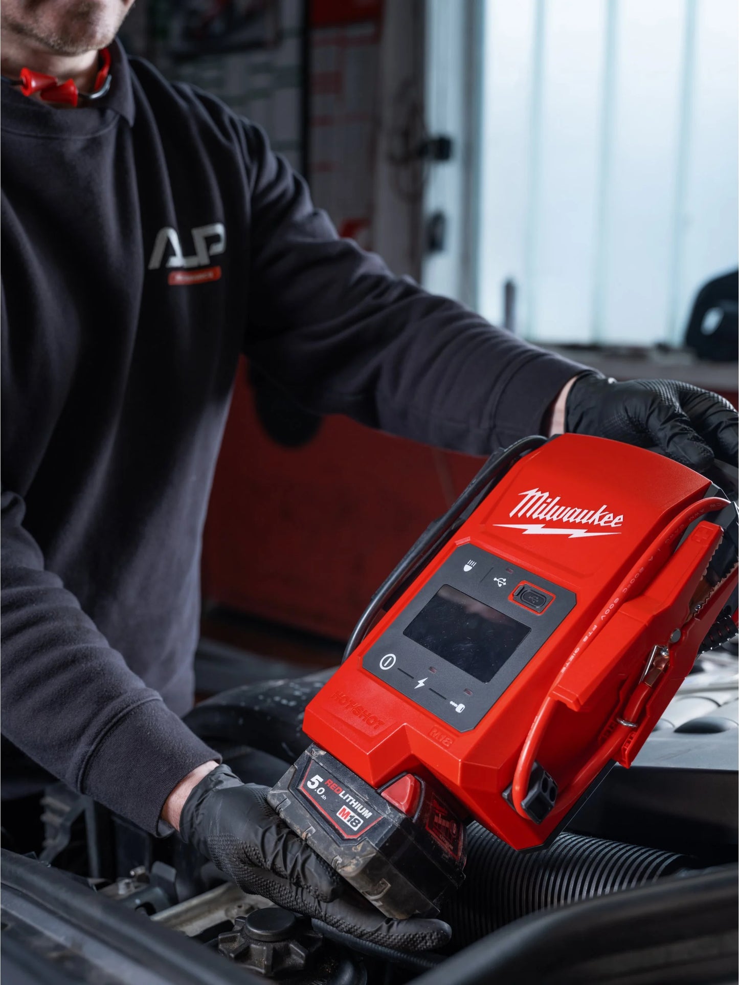 Arrencador per a vehicles M18 2.000 A Milwaukee