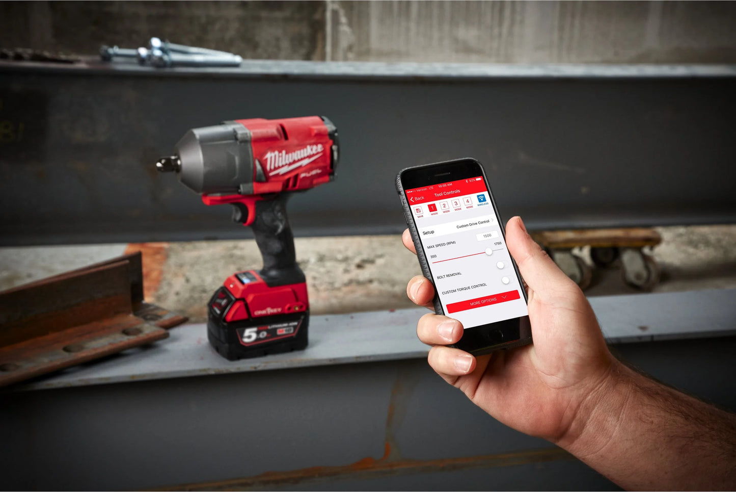 Clau d’impacte M18 FUEL ONE-KEY d’1/2" + 2 bateries de 5 Ah + carregador + maletí Milwaukee M18 ONEFHIWF12-502X