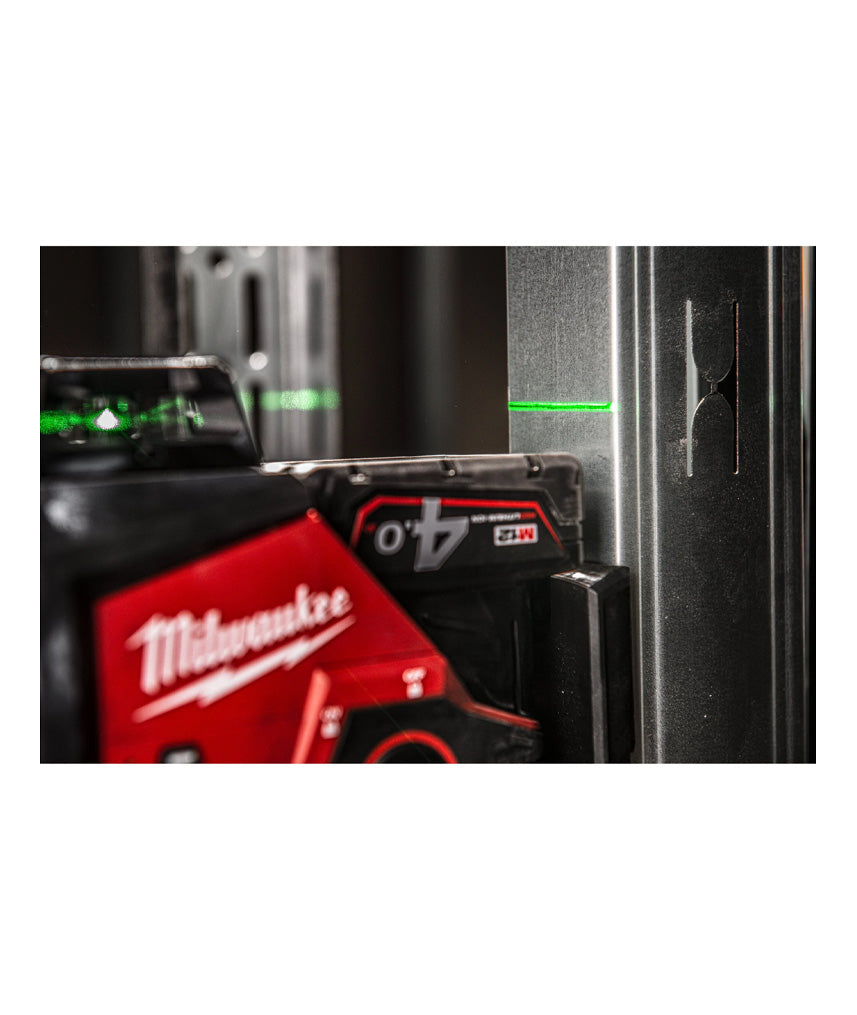 Nivell làser de 3 línies verd M12 amb bateria + carregador + maletí Milwaukee M123PL-401C